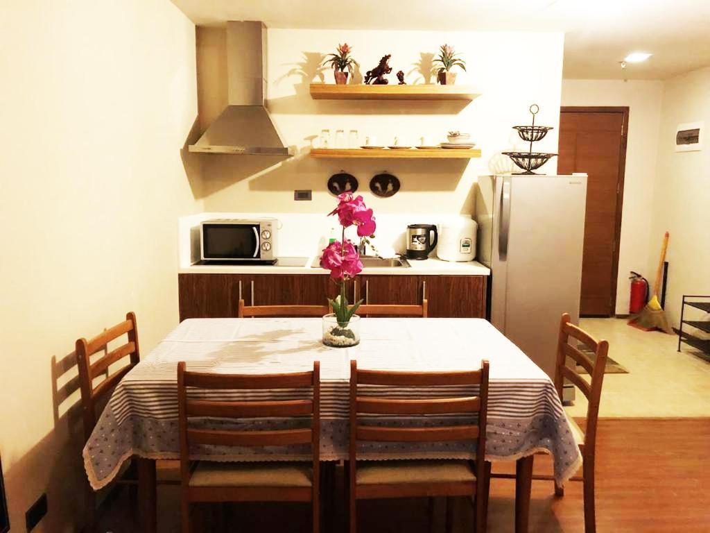 Splendido Tagagtay Taal Lake Staycation Free Parking Netflix No Free Pool Tagaytay City Εξωτερικό φωτογραφία