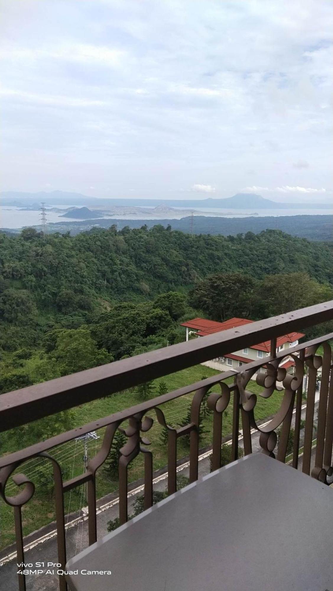 Splendido Tagagtay Taal Lake Staycation Free Parking Netflix No Free Pool Tagaytay City Εξωτερικό φωτογραφία