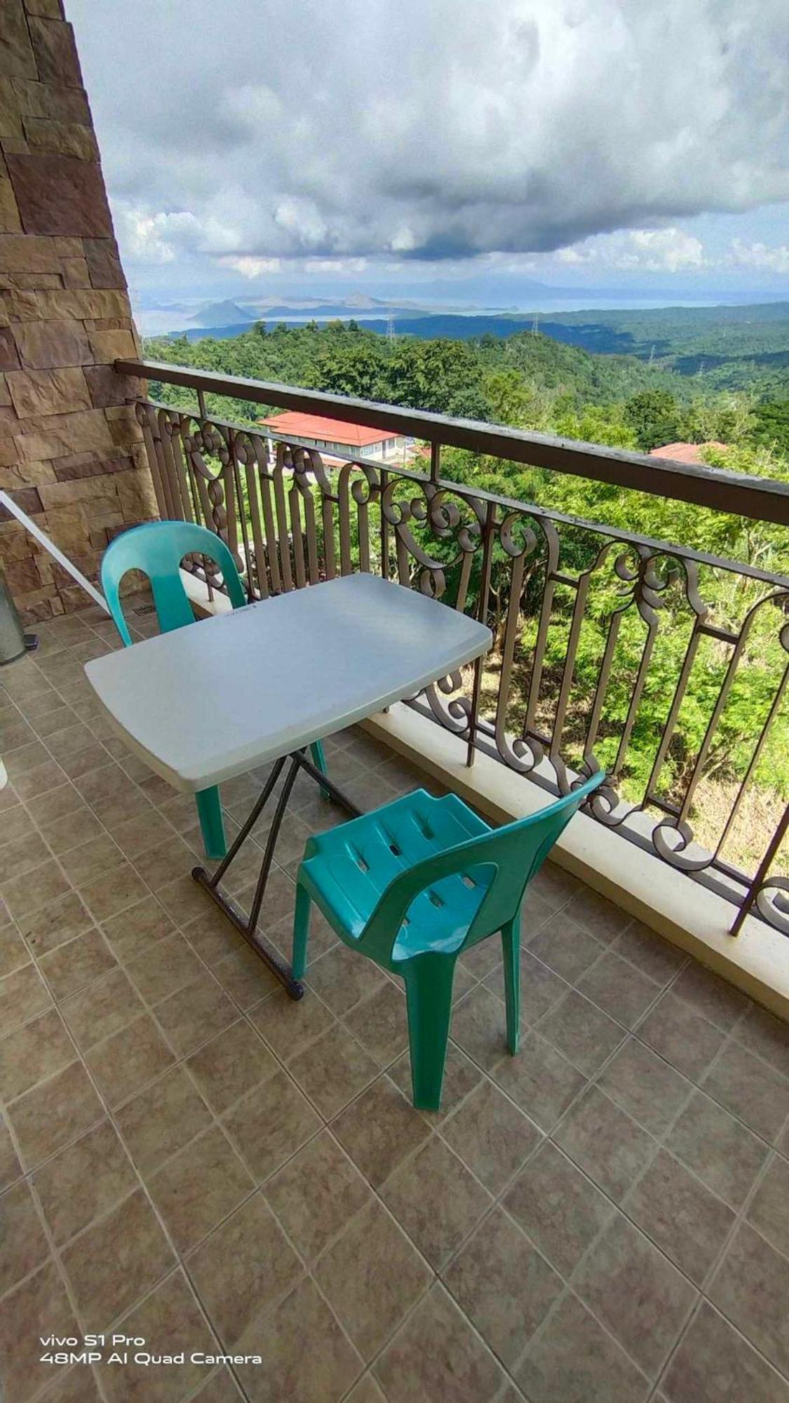 Splendido Tagagtay Taal Lake Staycation Free Parking Netflix No Free Pool Tagaytay City Εξωτερικό φωτογραφία