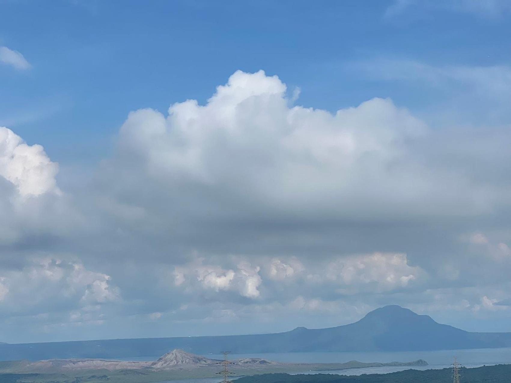 Splendido Tagagtay Taal Lake Staycation Free Parking Netflix No Free Pool Tagaytay City Εξωτερικό φωτογραφία