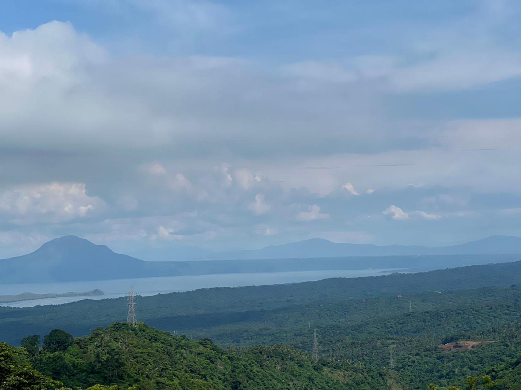 Splendido Tagagtay Taal Lake Staycation Free Parking Netflix No Free Pool Tagaytay City Εξωτερικό φωτογραφία