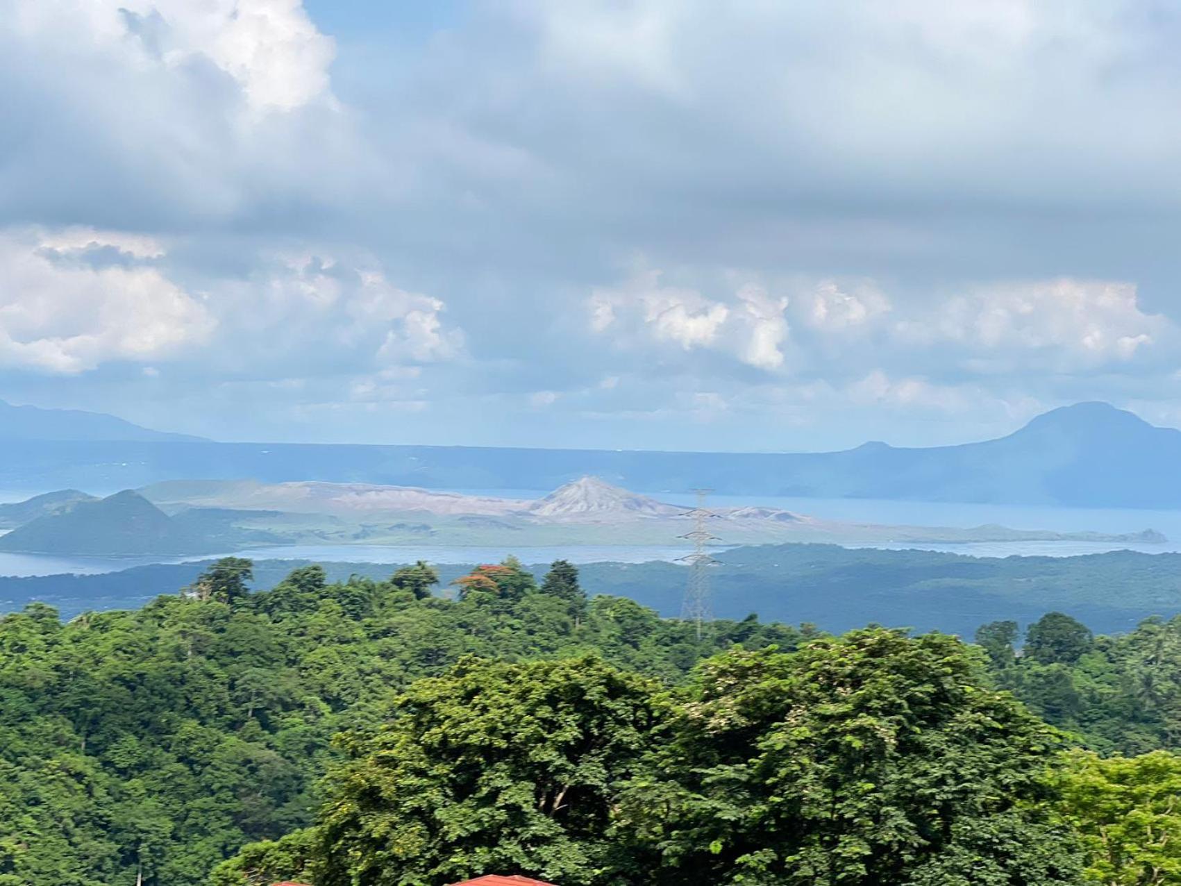 Splendido Tagagtay Taal Lake Staycation Free Parking Netflix No Free Pool Tagaytay City Εξωτερικό φωτογραφία