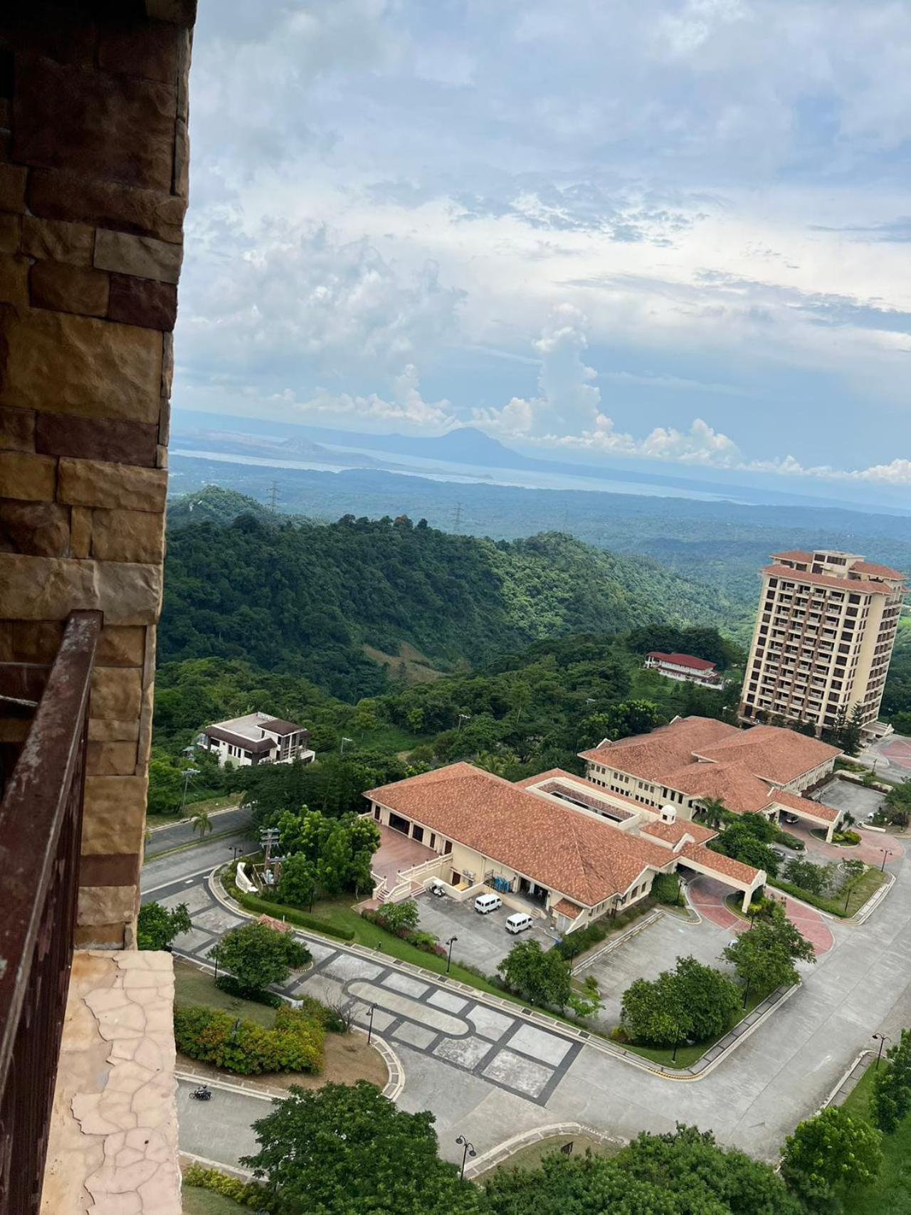 Splendido Tagagtay Taal Lake Staycation Free Parking Netflix No Free Pool Tagaytay City Εξωτερικό φωτογραφία