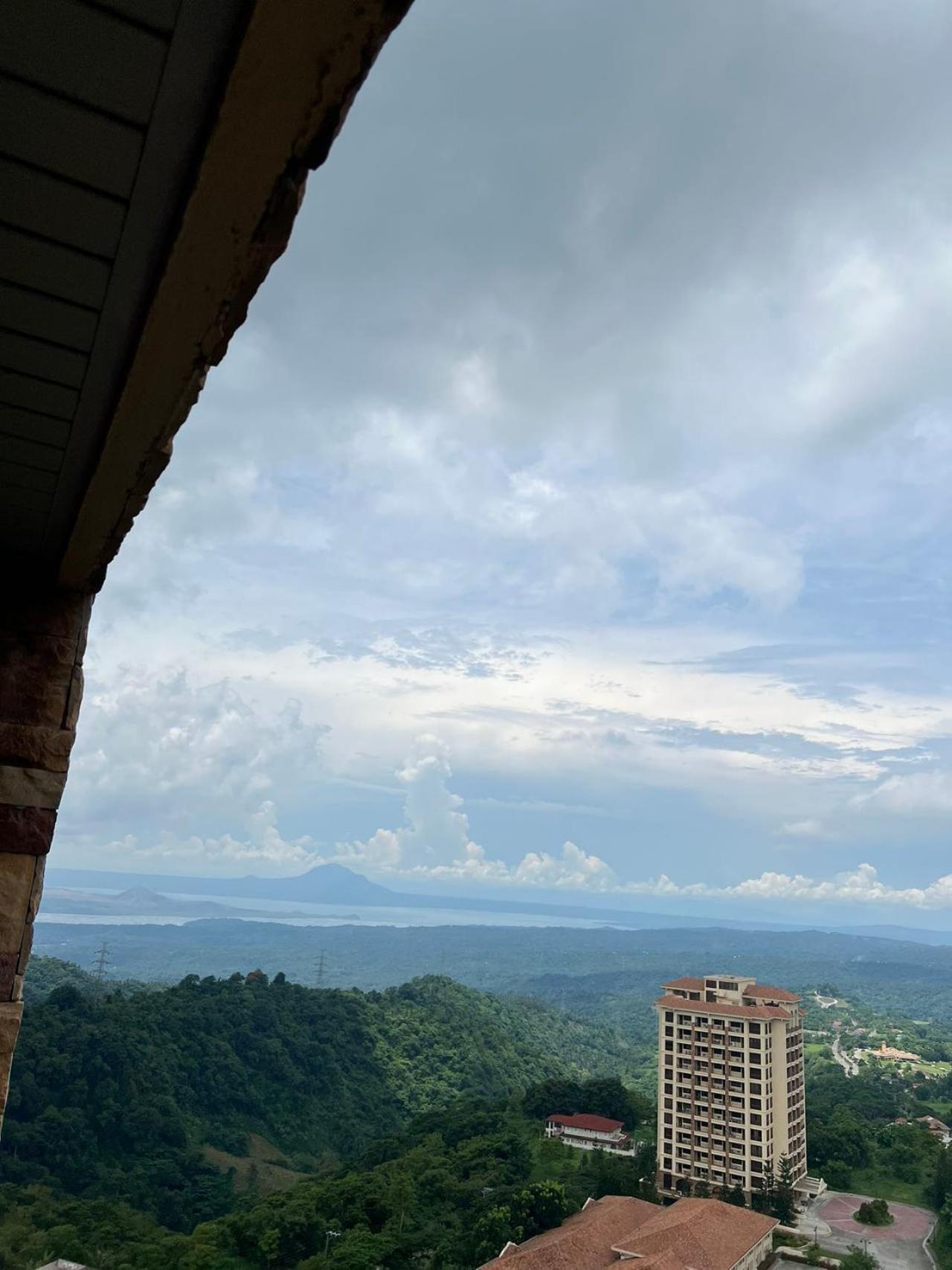 Splendido Tagagtay Taal Lake Staycation Free Parking Netflix No Free Pool Tagaytay City Εξωτερικό φωτογραφία