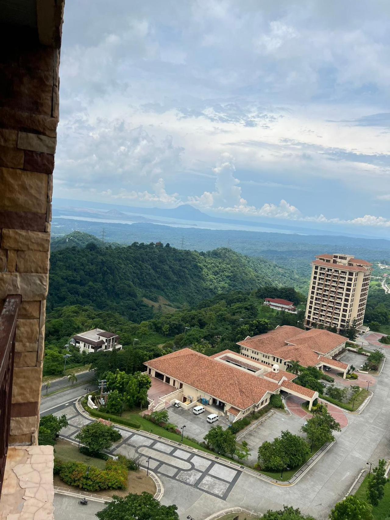 Splendido Tagagtay Taal Lake Staycation Free Parking Netflix No Free Pool Tagaytay City Εξωτερικό φωτογραφία