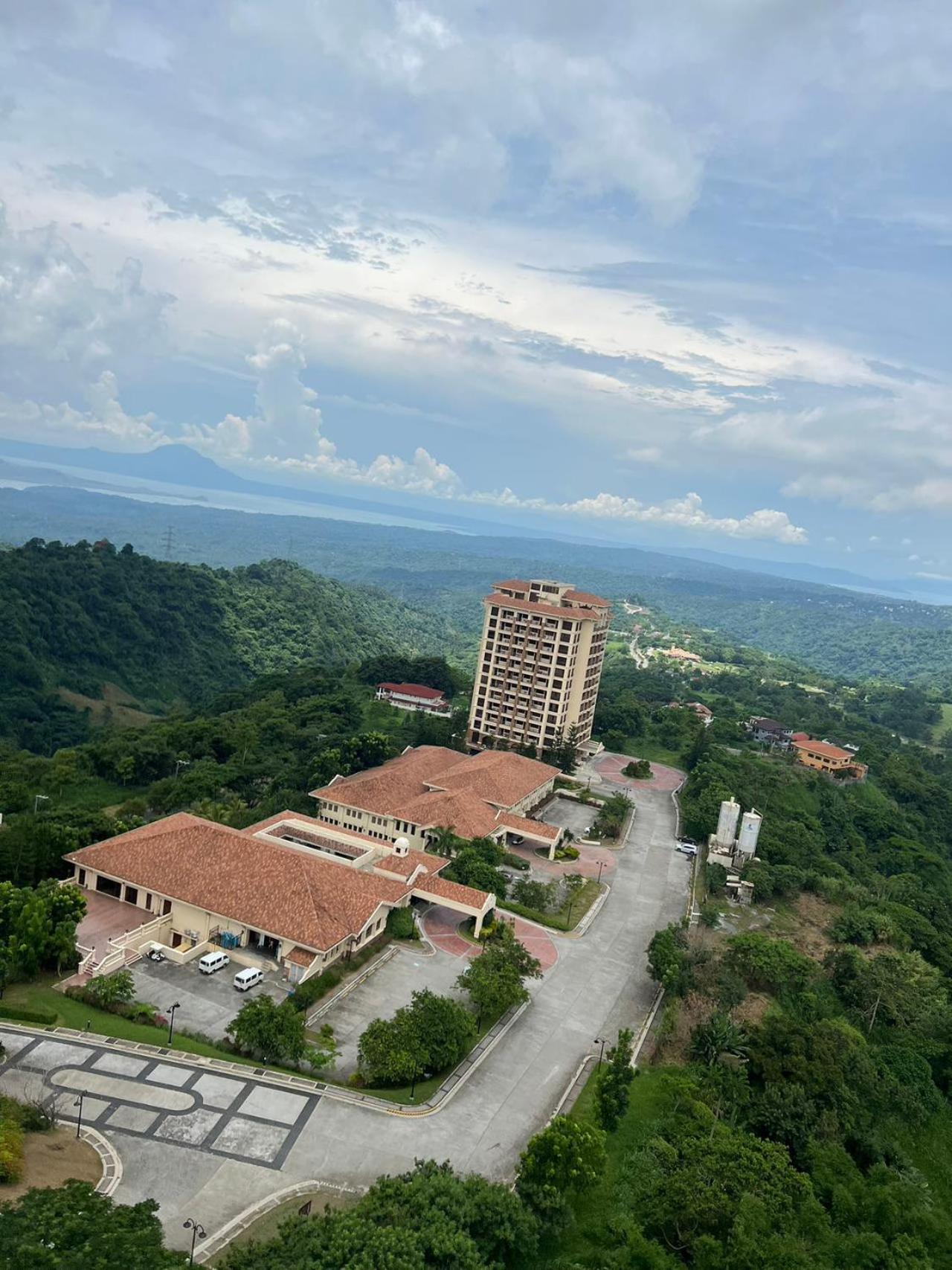 Splendido Tagagtay Taal Lake Staycation Free Parking Netflix No Free Pool Tagaytay City Εξωτερικό φωτογραφία