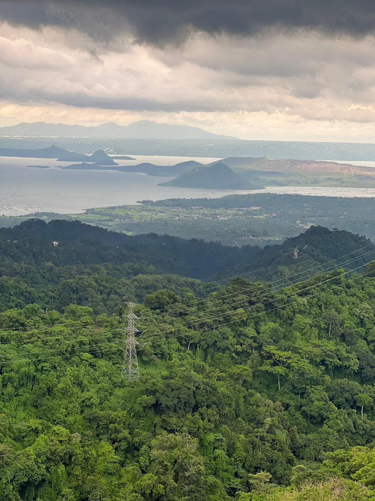 Splendido Tagagtay Taal Lake Staycation Free Parking Netflix No Free Pool Tagaytay City Εξωτερικό φωτογραφία