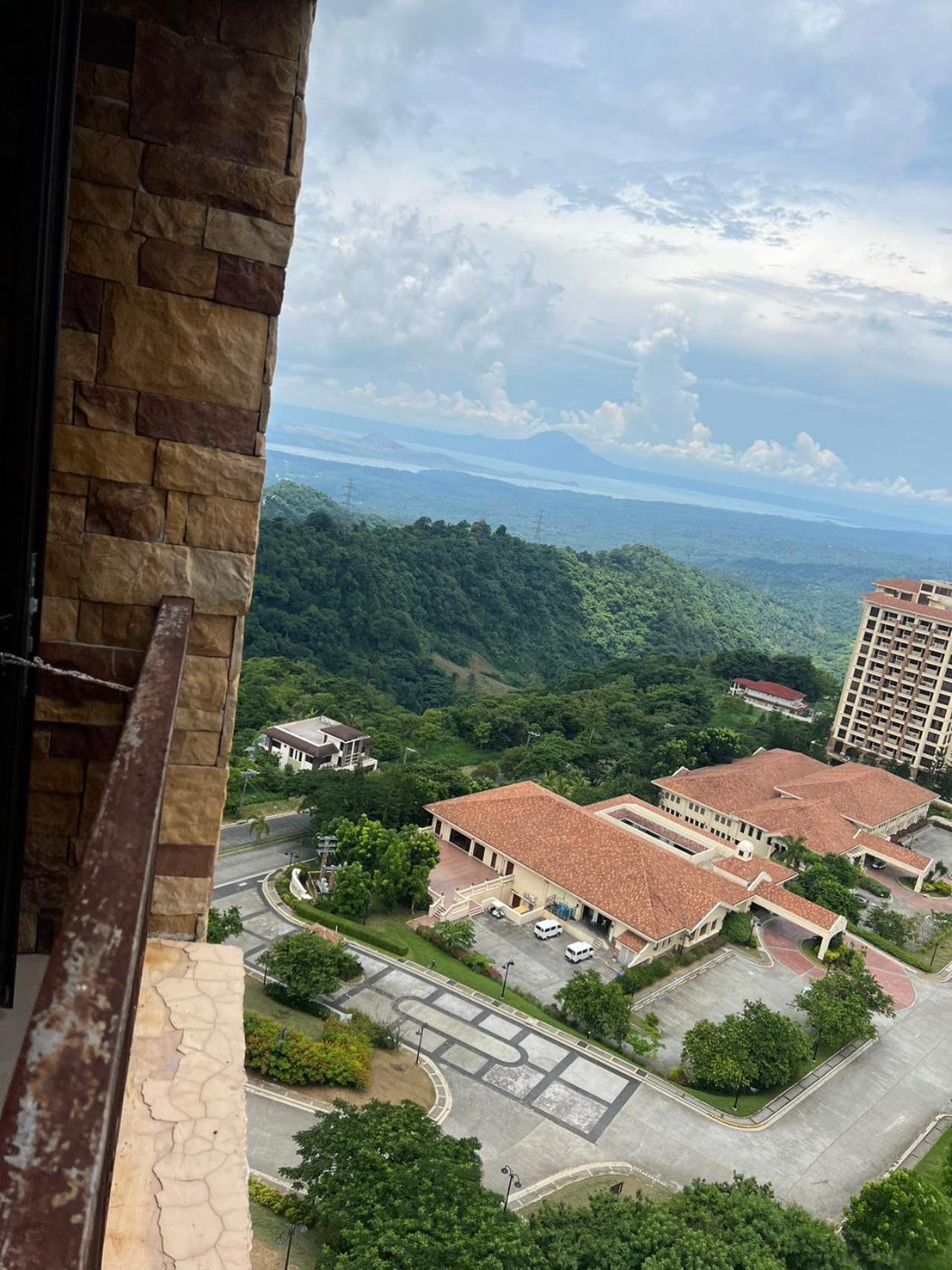 Splendido Tagagtay Taal Lake Staycation Free Parking Netflix No Free Pool Tagaytay City Εξωτερικό φωτογραφία