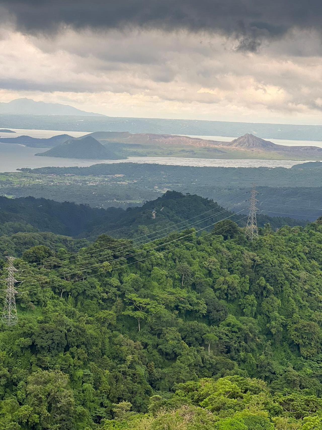 Splendido Tagagtay Taal Lake Staycation Free Parking Netflix No Free Pool Tagaytay City Εξωτερικό φωτογραφία