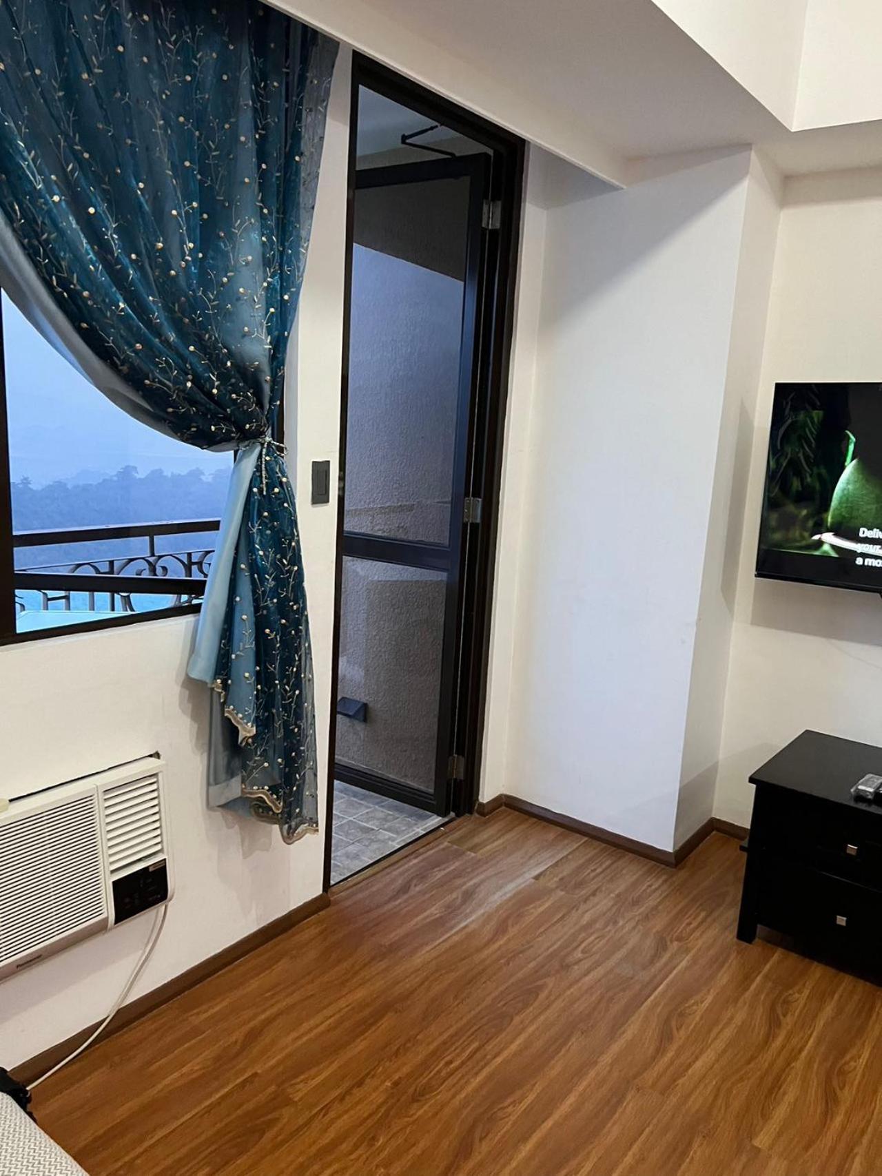 Splendido Tagagtay Taal Lake Staycation Free Parking Netflix No Free Pool Tagaytay City Εξωτερικό φωτογραφία